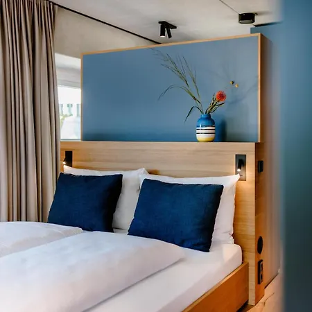 Ξενοδοχείο The Flag West M.