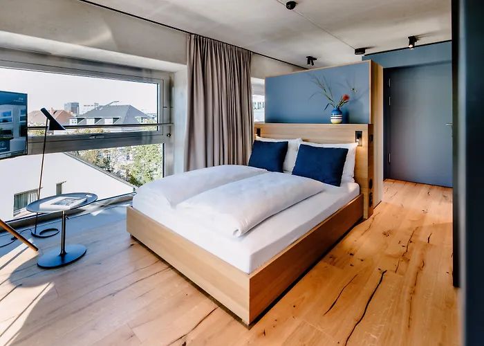 Otel The Flag West M.