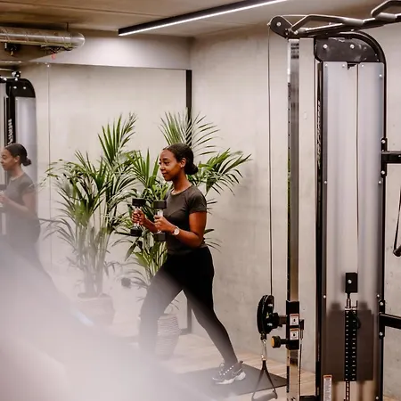 The Flag West M. Отель Франкфурт-на-Майне