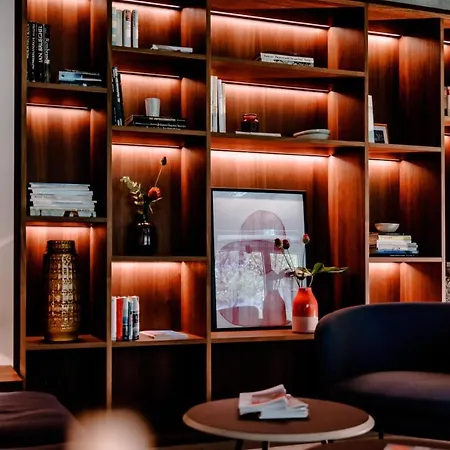 The Flag West M. Отель 4*