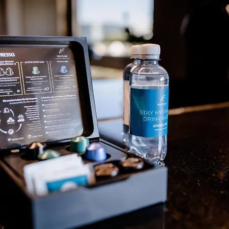 מלון The Flag West M.