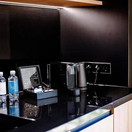 The Flag West M. Отель