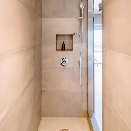The Flag West M. Отель 4*