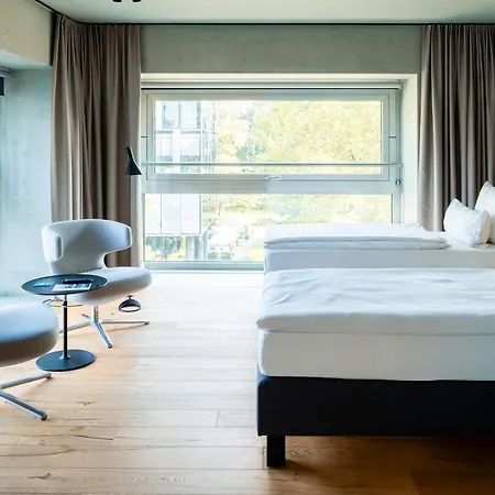 מלון The Flag West M. 4*