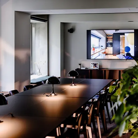 מלון The Flag West M.