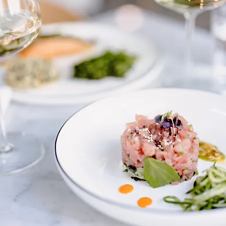 Отель The Flag West M. 4*