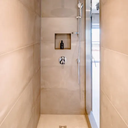 The Flag West M. מלון 4*