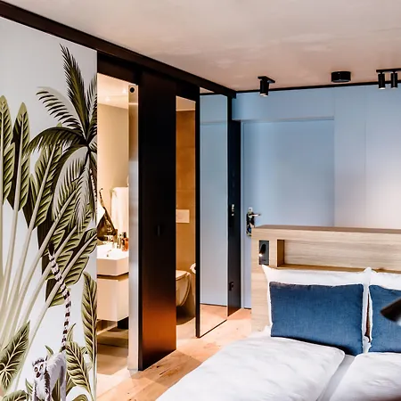 Отель The Flag West M. 4*