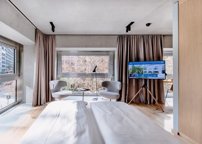 Hotel The Flag West M. 4*