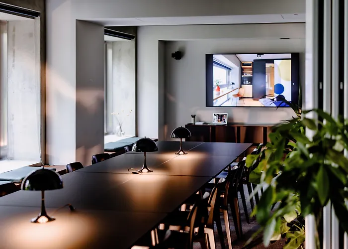 酒店 The Flag West M.