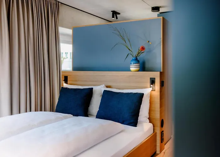 酒店 The Flag West M.